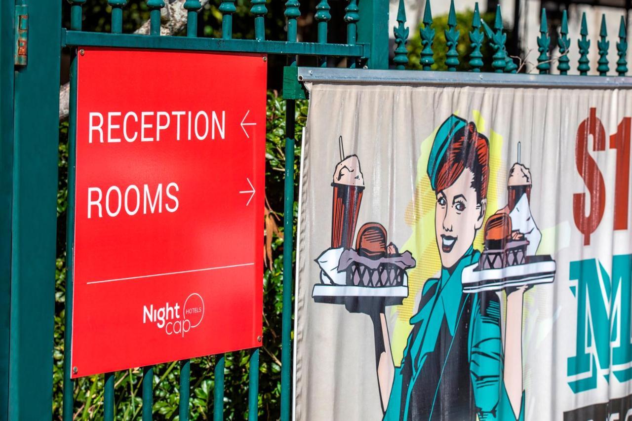 Nightcap At High Flyer Hotel Bankstown Exterior foto