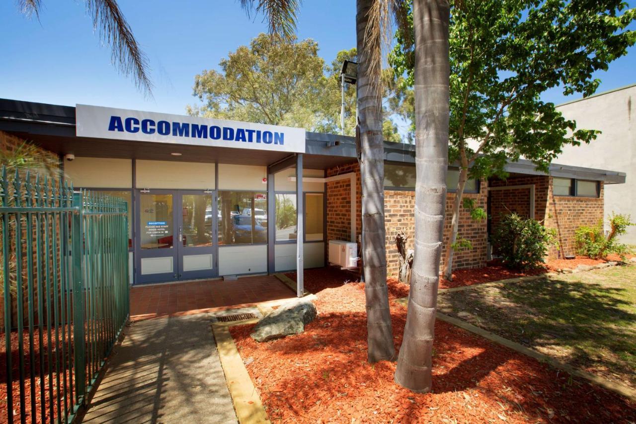 Nightcap At High Flyer Hotel Bankstown Exterior foto